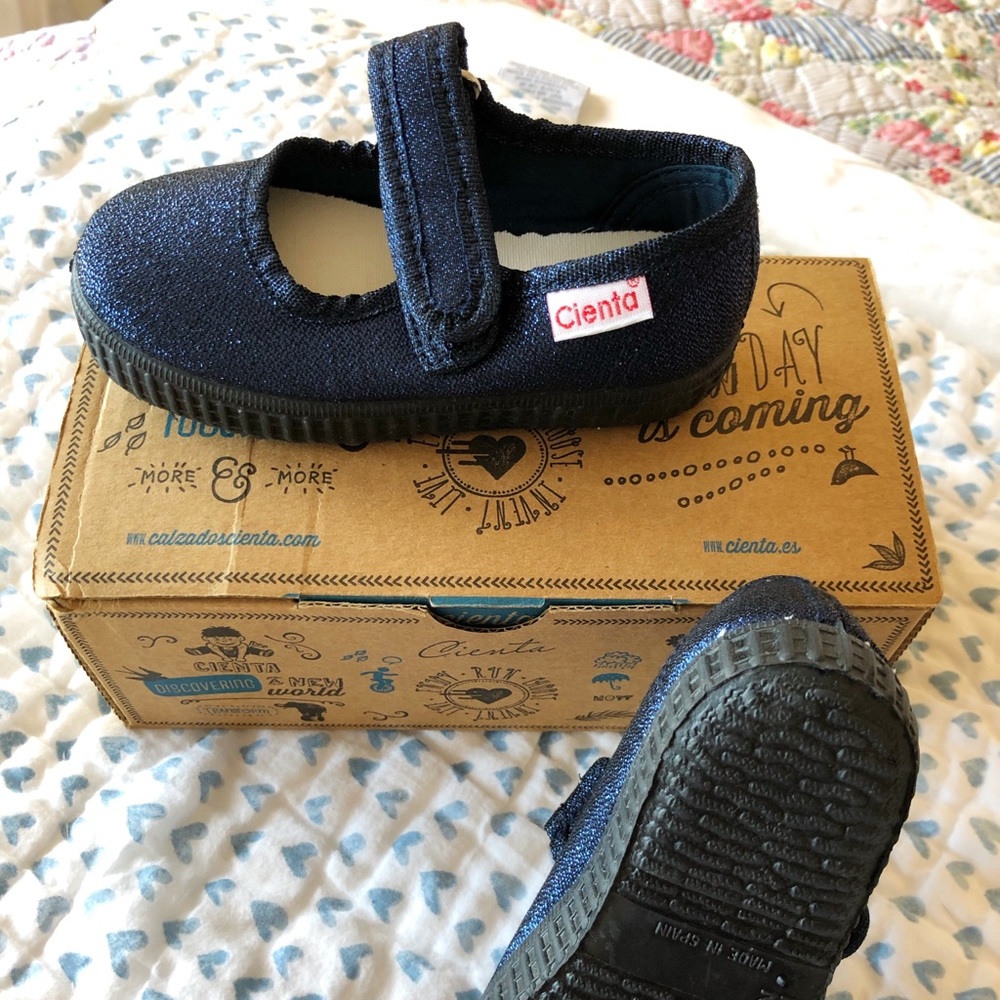 New in box Cienta Mary Janes